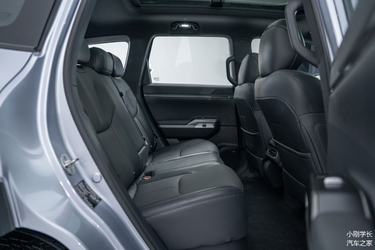 新时代的硬派SUV 实拍体验深蓝G318
