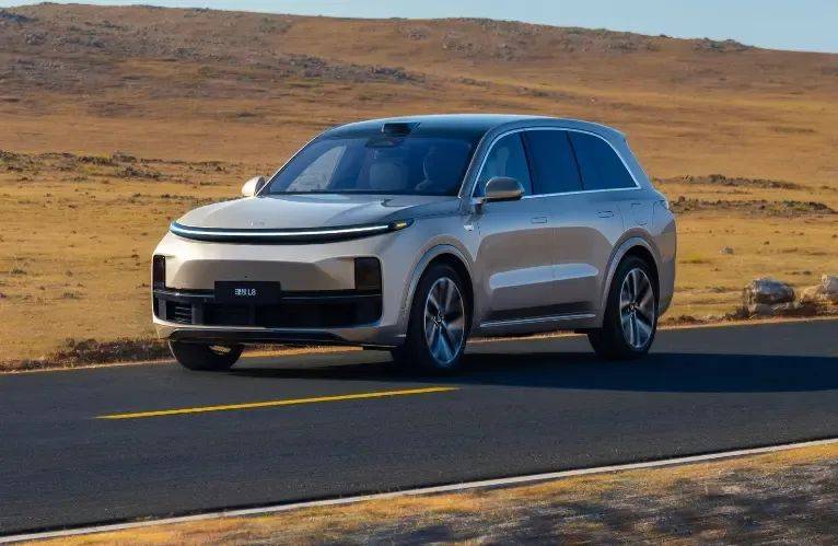 一句话点评2月中型SUV：“最美比亚迪”直指Model Y