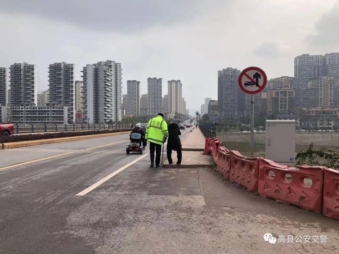 【南昌碰撞多名行人公交司机心脏不适失