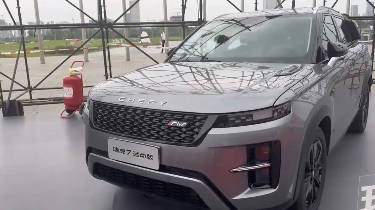 好设计心有灵犀!新款奇瑞瑞虎7亮相:整车神似大路虎